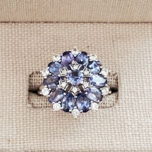Tanzanite Sterling Ring Sz 7 ⬇️PRICE DROPPED!⬇️